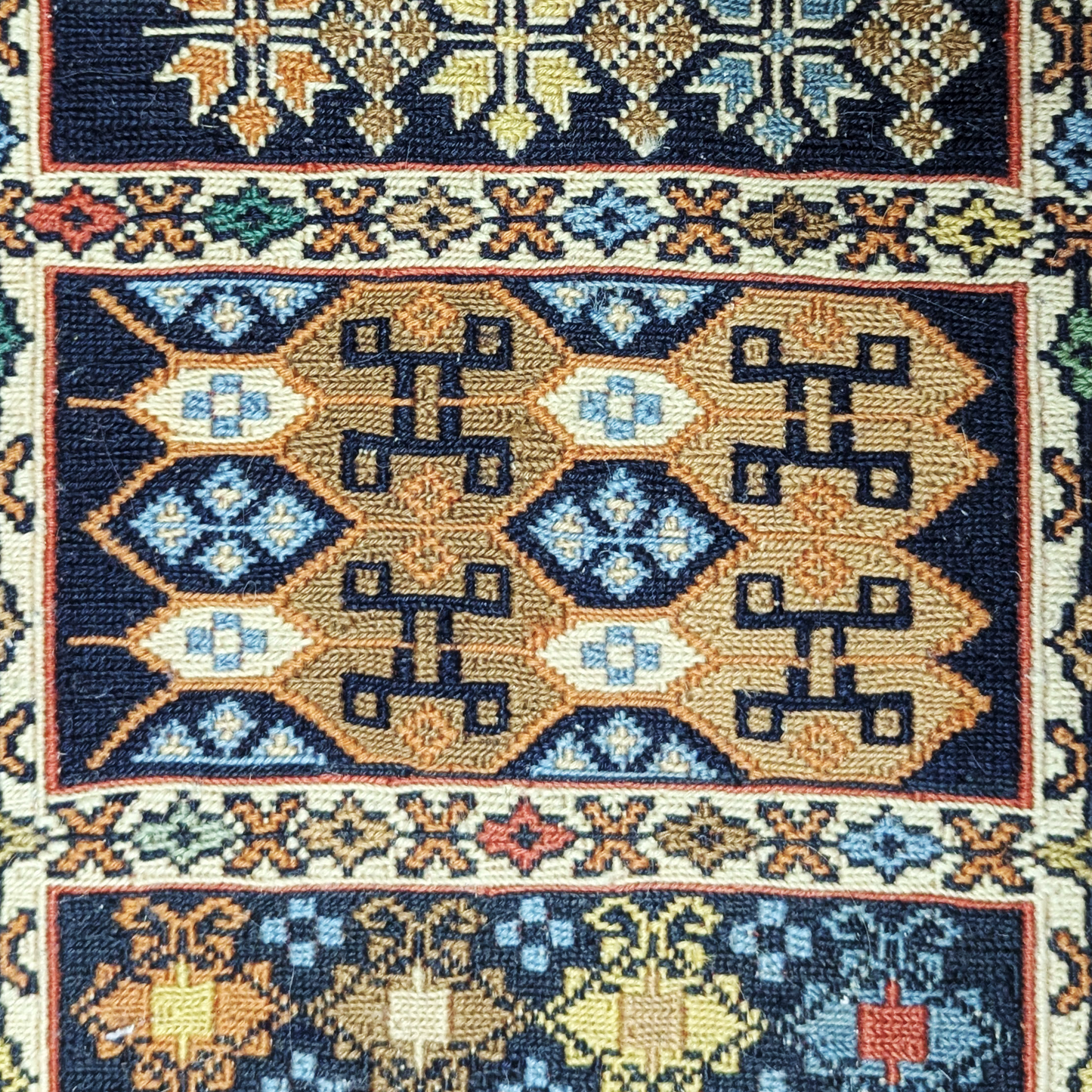 Afshar Sumak Accent Rug - 2' x 3'